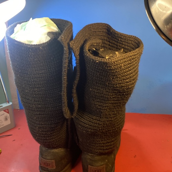 Ugg boots SZ 9 - Picture 3 of 7